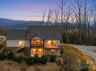 68 Curtain Blf, Hendersonville, NC 28791