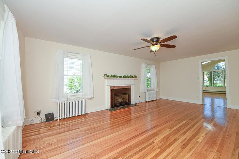 5th image of 6 Woodridge Road