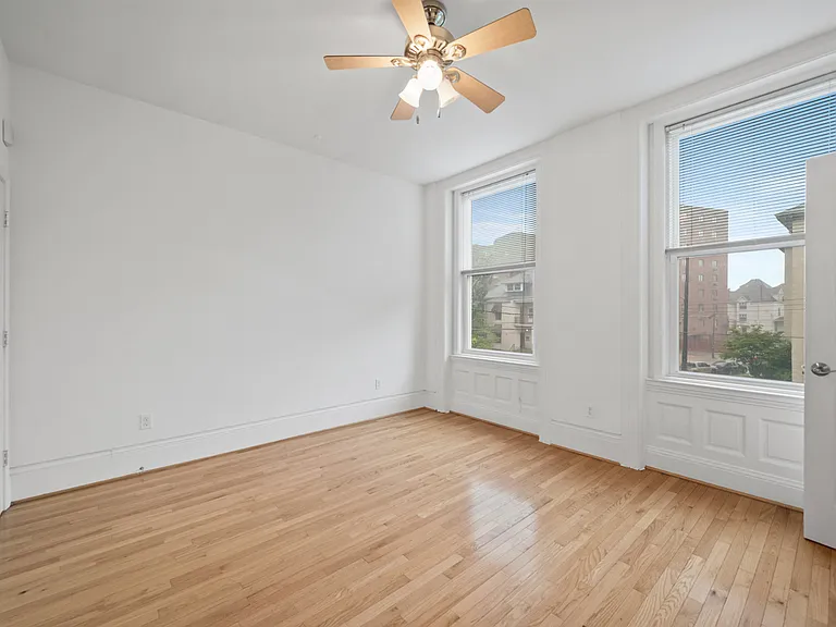 500 Shady Ave #22 — Photo 11