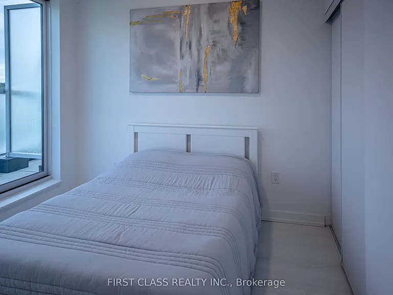 415 Main St W #701 — Photo 12