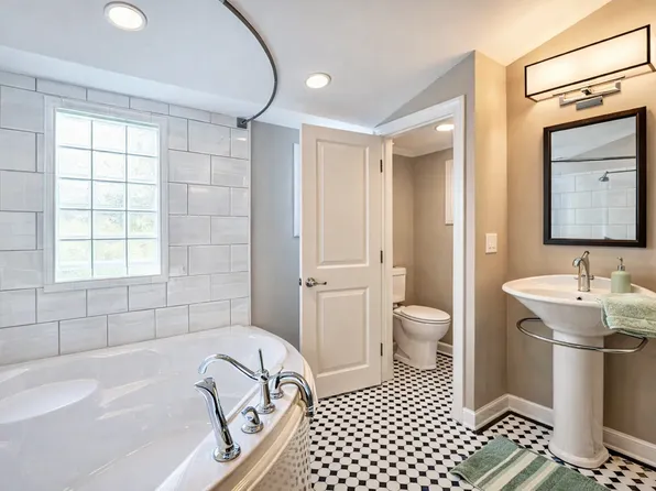 618 S Milton Ave, Baltimore, MD 21224