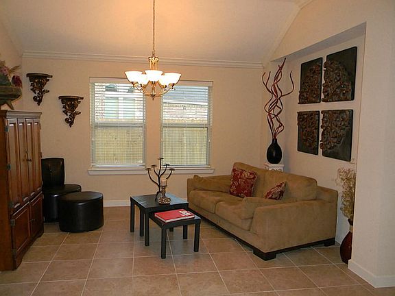 5th image of 28007 Everett Knolls Dr