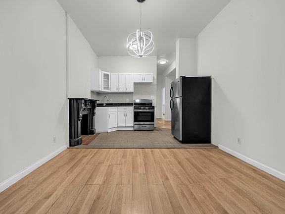 4th image of 125 Quincy St APT 2
