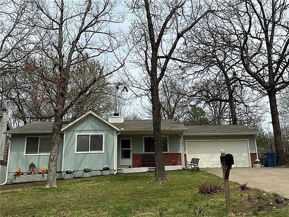 2nd image of 6 Weston Ln