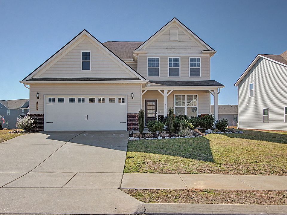 1st image of 631 Trevino Way