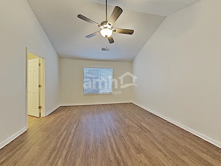 2462 Heatherton Ct — Photo 11
