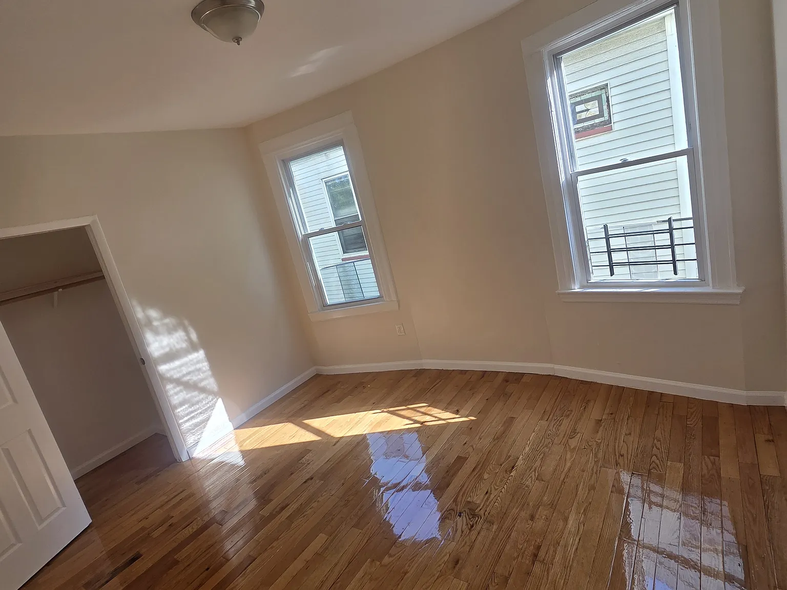 1035 Hunterdon St — Photo 1