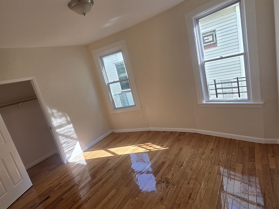 1st image of 1035 Hunterdon St Floor 1