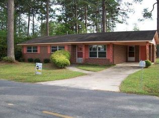 15 Elementary St, Hazlehurst, GA 31539