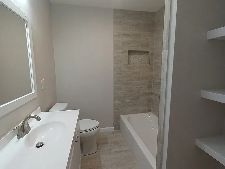 608 Graham Ave — Photo 10