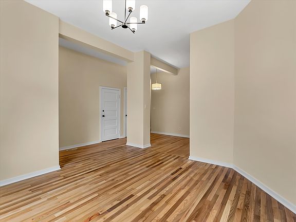 3rd image of 3647 Botanical Ave Floor 1