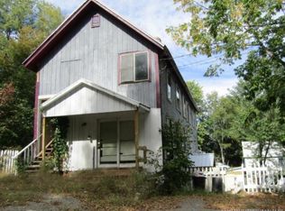 5 School St, Wilton, ME 04294