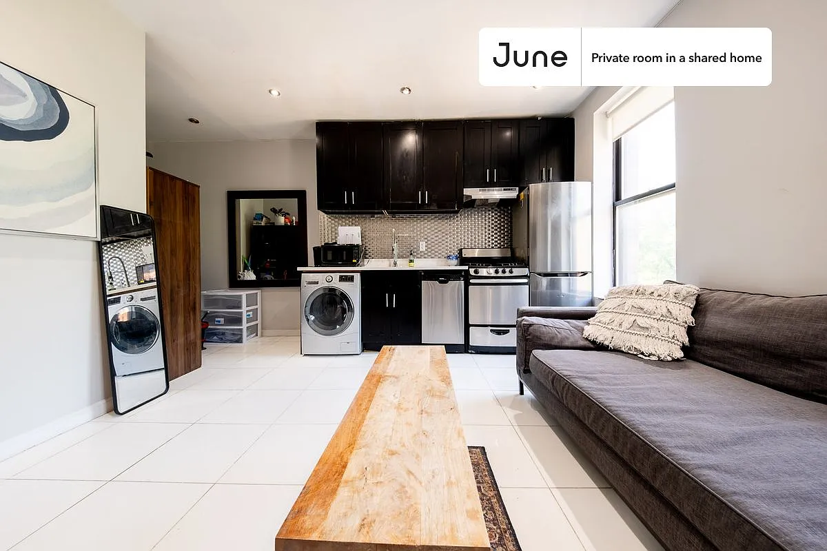 Full bedroom in 3 bed/2 bath home in Central Harlem #1871 C — Photo 4