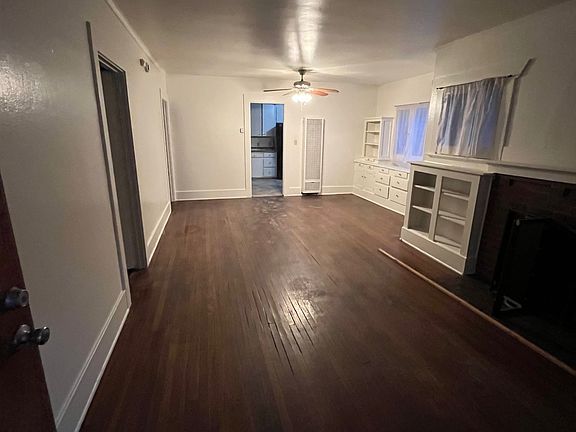5th image of 1056 E Villa St #1