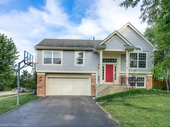 1 Coventry Ct, South Elgin, IL 60177