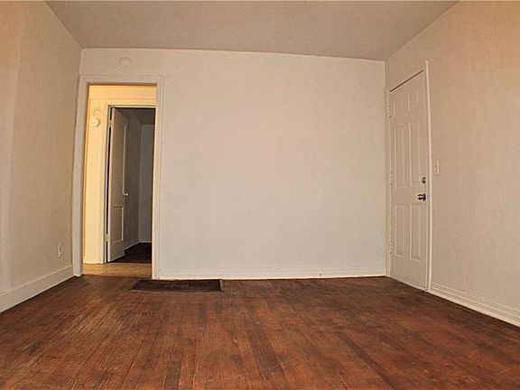 4th image of 2108 NE Miramar Blvd