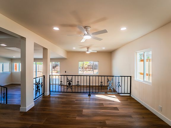 Dining area with ceiling fan