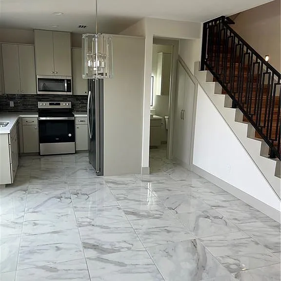 204 Canary Ave — Photo 3