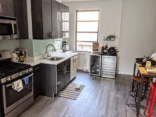 Rented by In Haus LLC | media 21