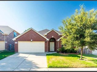 10117 Longranger Dr, Hurst, TX 76053
