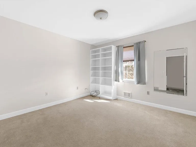 300 Old York Rd — Photo 21