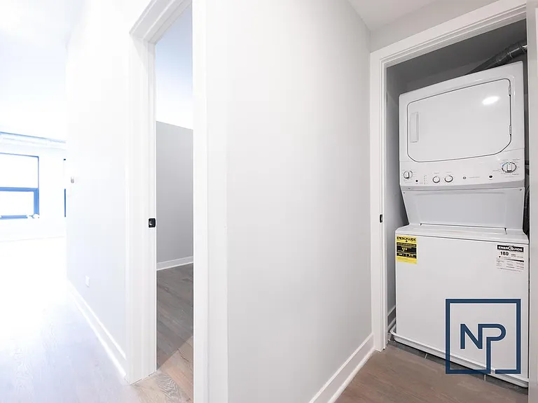 1637 W Chicago Ave #201 — Photo 5