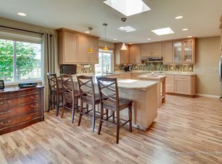 17245 SE Forest Hill Dr, Damascus, OR 97089