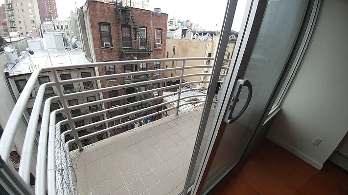 Rented by Downtown Mgt & Realty LLC | media 7