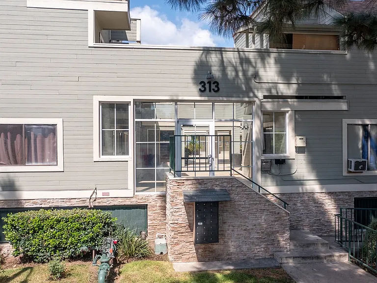 313 E Pine St #9 — Photo 30