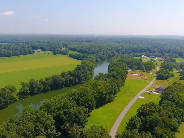 1453 Honey Ln, Estill Springs, TN 37330