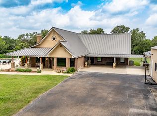 584 Davies Rd, Inez, TX 77968