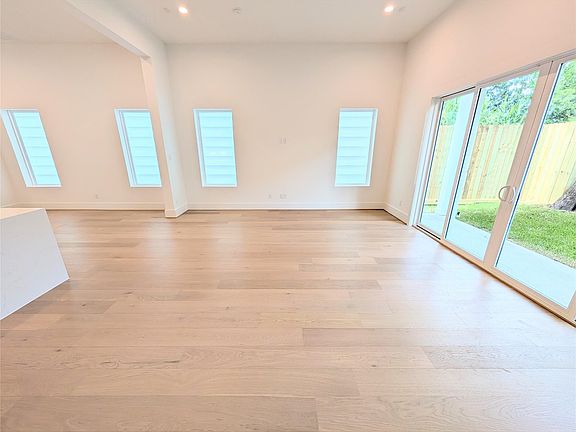 3rd image of 2630 Persa St