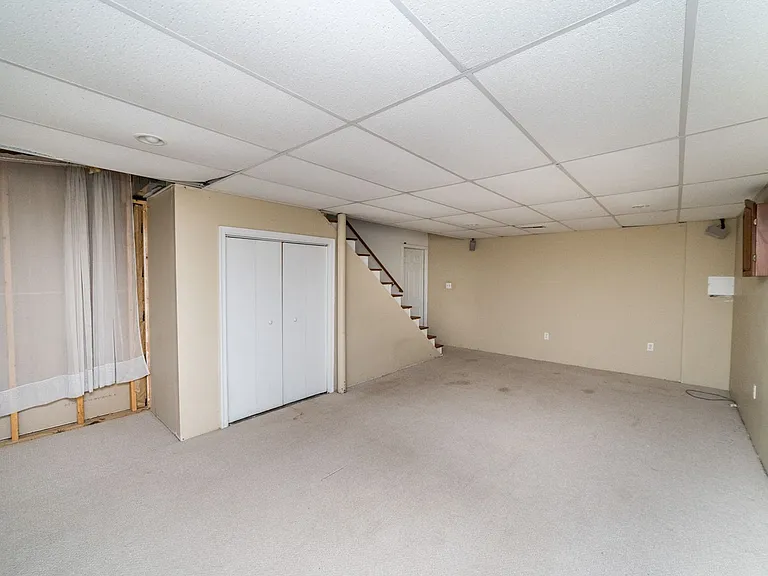 72 Viking Dr — Photo 52