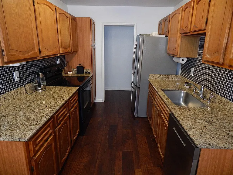1020 Snyder Dr — Photo 20
