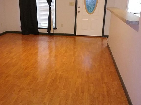 3rd image of 3970 N Douglas Blvd