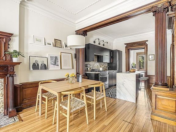 3rd image of 544 Carlton Ave #2