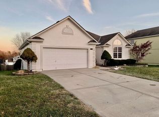 5417 NE Holiday Dr, Lees Summit, MO 64064