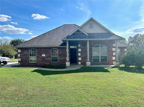 725 E Knoxville St, Greenwood, AR 72936