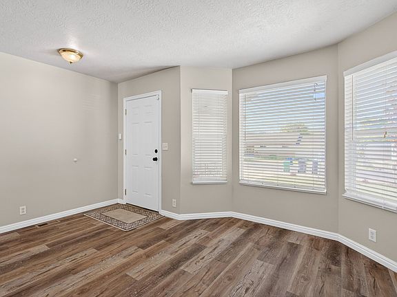 5th image of 90 W Cottage Ave