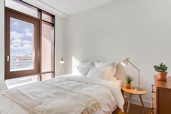 Rented by Monarch Realty Group | media 10