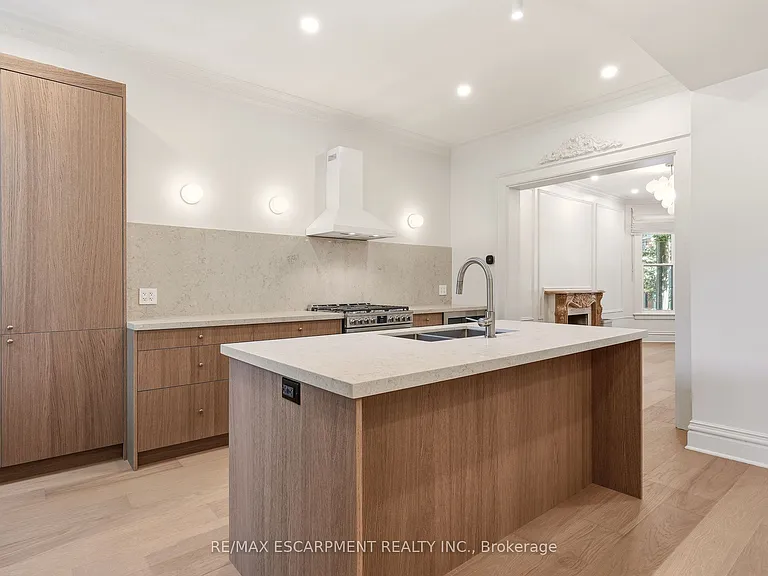 131 Markland St — Photo 13
