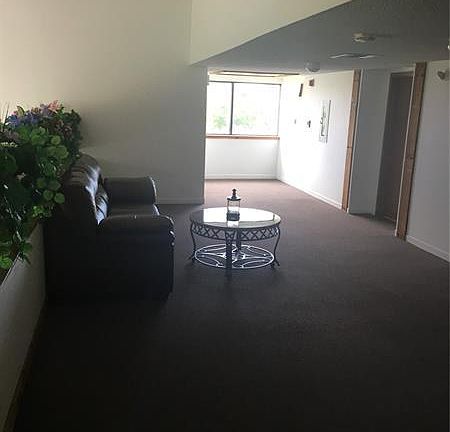 5th image of 210 Lakeview Dr APT 210