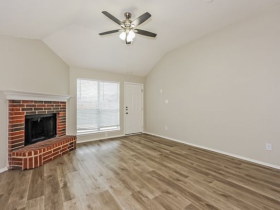 4th image of 716 W Colony Dr
