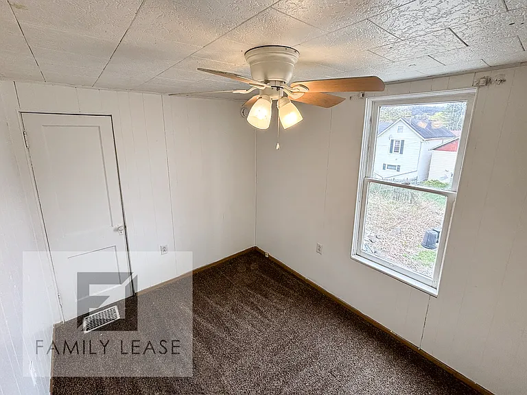 751R Grove Ave — Photo 6