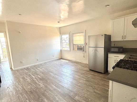 5th image of 2905 Van Buren Pl Unit 1