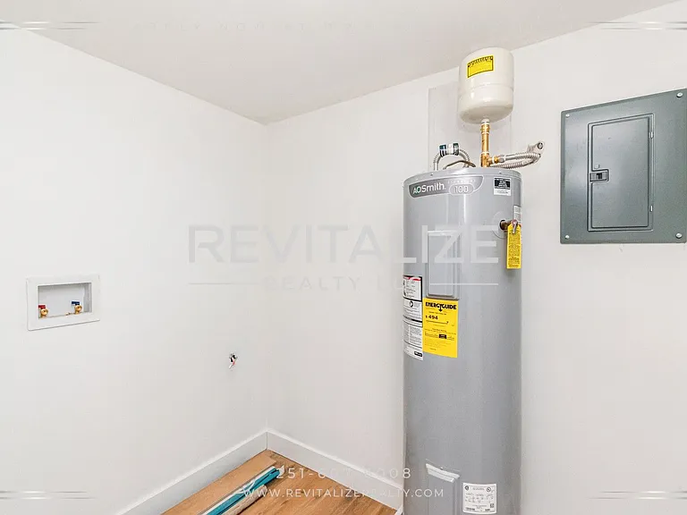 2365 Sybel Dr — Photo 15