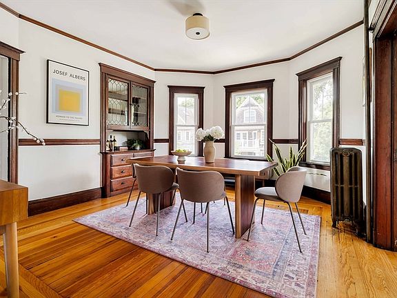 5th image of 328 Huron Ave