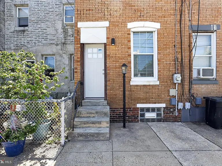 3053 Janney St — Photo 24