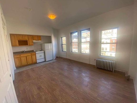 2nd image of 354 Parkside Ave #3A