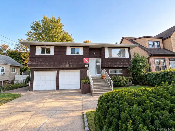 105 Debevoise Avenue, Roosevelt, NY 11575